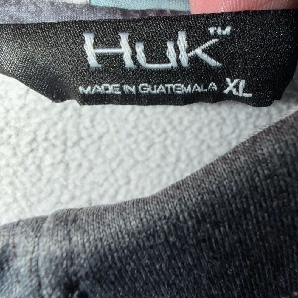 Huk Charcoal Sweatshirt size XL